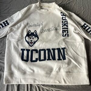 UConn huskies crewneck!!